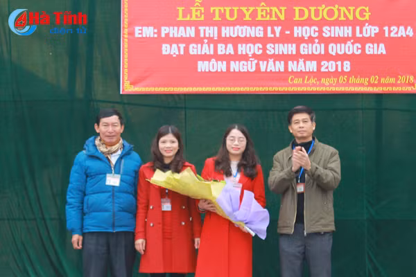 truong huyen 56 nam lan dau tien duoc tuyen duong hoc sinh gioi quoc gia