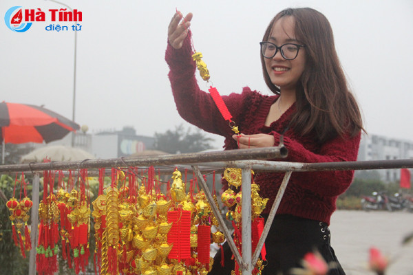 sinh vien lam them ngay tet vua kiem tien vua trai nghiem