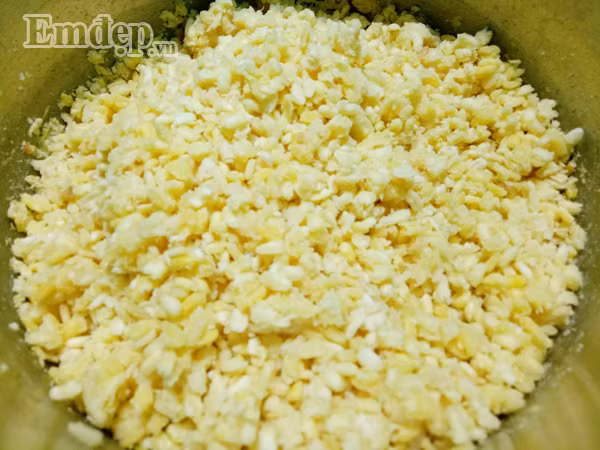 dung bo qua mon cha gio nhan thit dau xanh beo bui ngon me man nay