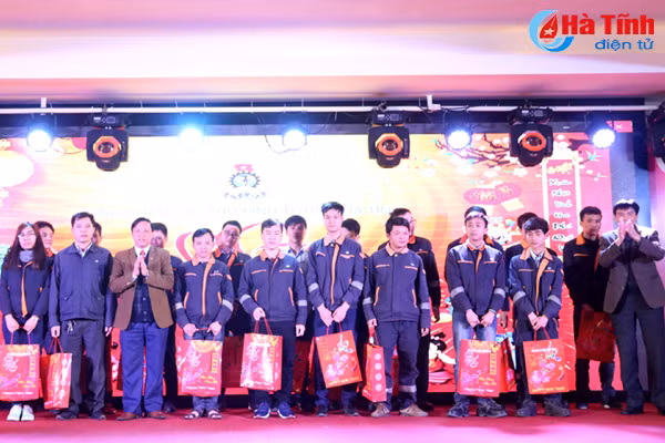 tet sum vay cho nguoi lao dong o kkt vung ang