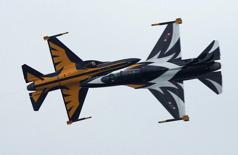 da mat voi man may bay nhao lon o singapore airshow 2018