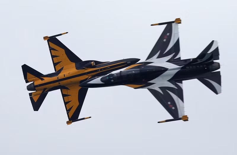 da mat voi man may bay nhao lon o singapore airshow 2018