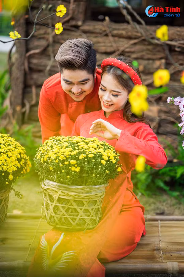 ngam thieu nu ha tinh mac ao dai truyen thong don tet co truyen