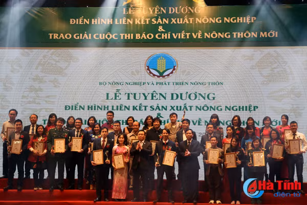 ha tinh gianh 2 giai b cuoc thi bao chi viet ve xay dung nong thon moi