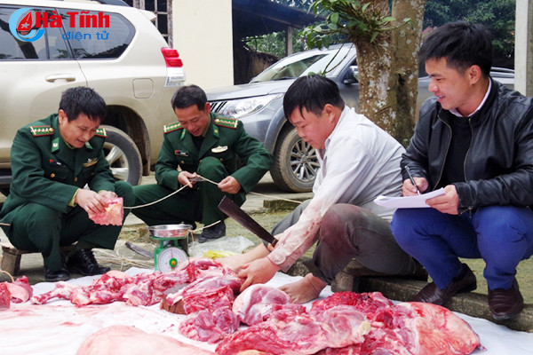 photo vui xuan som tren ban rao tre