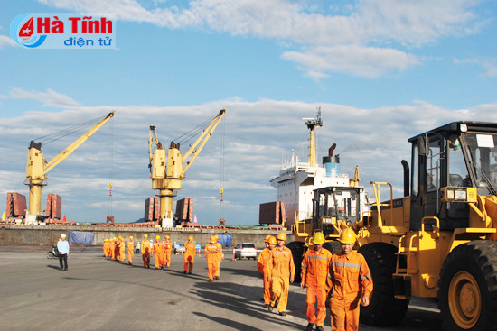 kinh te xa hoi ha tinh ghi diem ngay tu thang dau nam