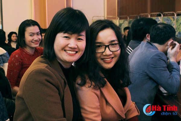 prom thpt chuyen ha tinh chung ta mai la hoang tu va cong chua