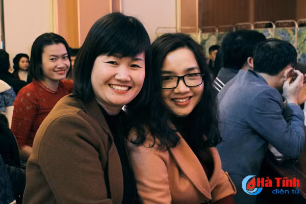 prom thpt chuyen ha tinh chung ta mai la hoang tu va cong chua