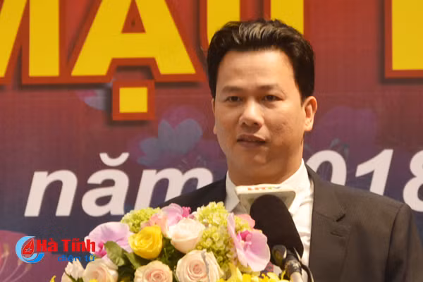 nguoi ha tinh o nuoc ngoai la bo phan khong tach roi voi que huong