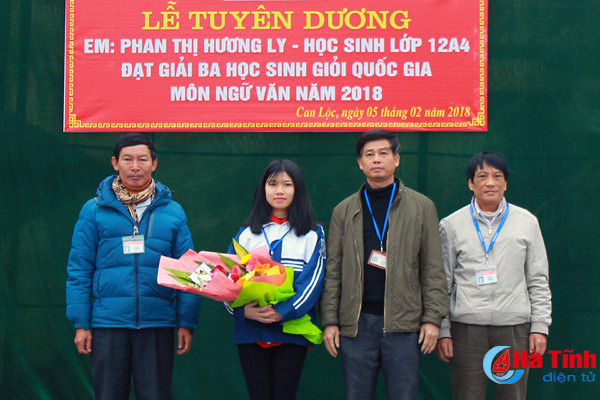 Nữ sinh trường huyện có điểm số cao nhất kỳ thi vào THPT Chuyên Hà Tĩnh ảnh 7 Nữ sinh trường huyện có điểm số cao nhất kỳ thi vào THPT Chuyên Hà Tĩnh