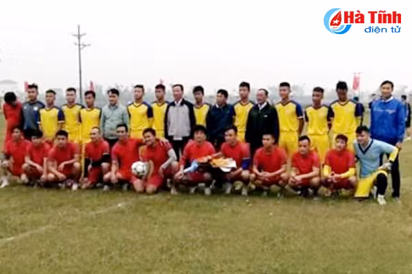 u19 ha tinh thi dau giao huu gay quy tu thien