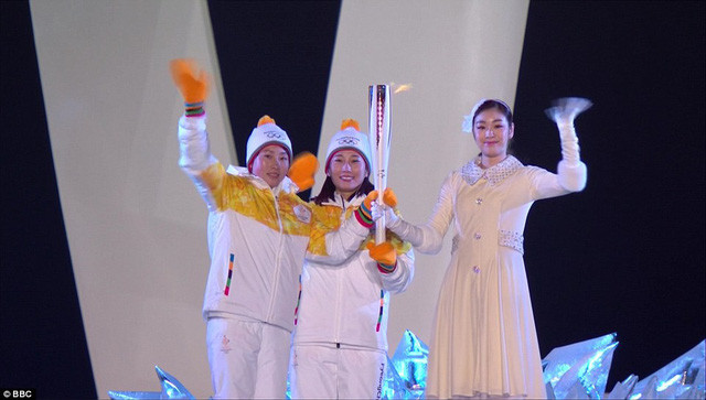 xem lai anh le khai mac day mau sac cua olympic pyeongchang 2018