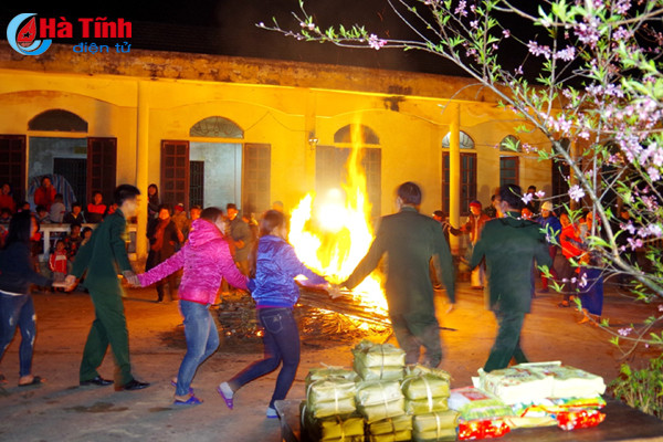 photo vui xuan som tren ban rao tre