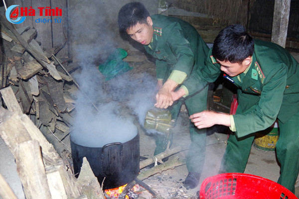 photo vui xuan som tren ban rao tre