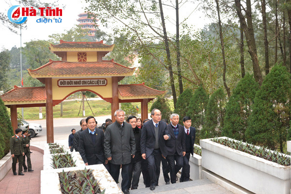 bi thu thanh uy tp ho chi minh dang huong tai dong loc va khu luu niem nguyen du