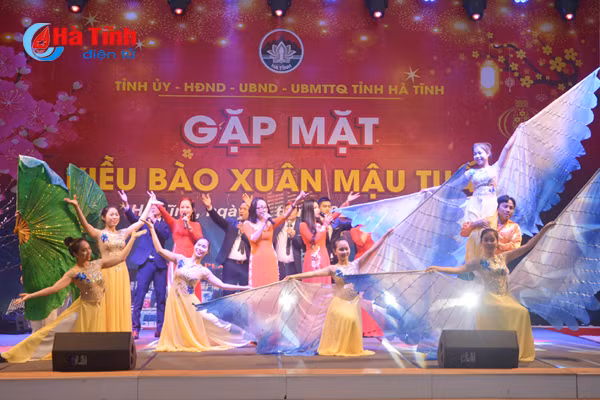 nguoi ha tinh o nuoc ngoai la bo phan khong tach roi voi que huong