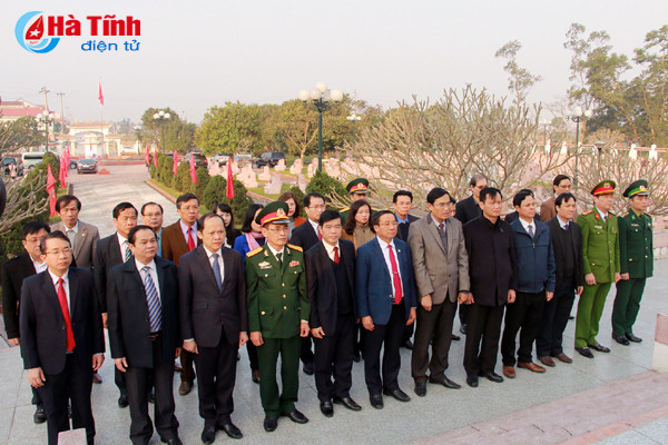 bi thu tinh uy dang huong co tong bi thu ha huy tap va dai tuong vo nguyen giap