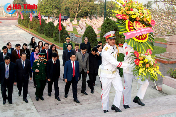 bi thu tinh uy dang huong co tong bi thu ha huy tap va dai tuong vo nguyen giap
