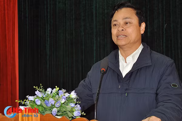 ong bui nhan sam giu chuc chu tich hoi nong dan ha tinh