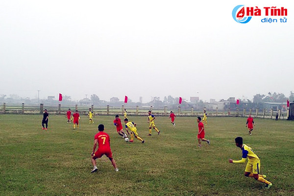 u19 ha tinh thi dau giao huu gay quy tu thien