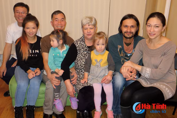 co gai goc viet va 34 ngay dem vuot 10 000km tim ve nguon coi