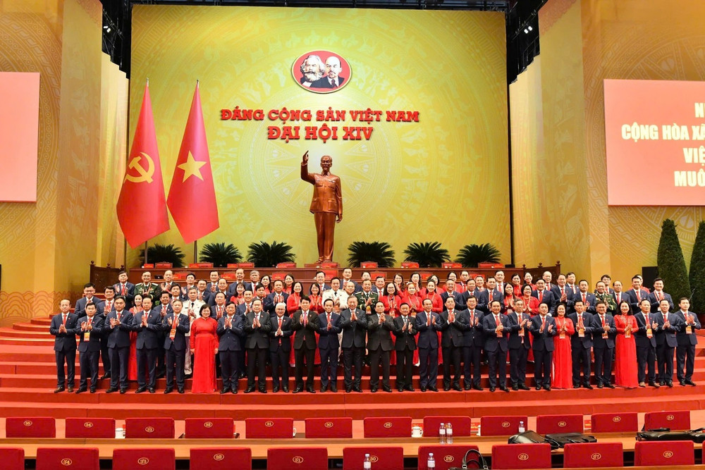 Các đại biểu đoàn Thành phố Hồ Chí Minh chụp ảnh cùng Lãnh đạo Đảng, Nhà nước.