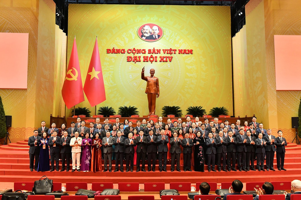 Các đại biểu đoàn Hà Nội chụp ảnh cùng Lãnh đạo Đảng, Nhà nước.