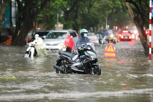 Hà Nội Sắp Trải Qua Đợt Mưa Lớn Từ Bão Số 7 Tapah