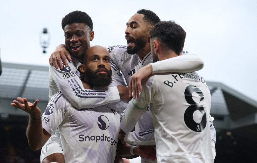 MU lần đầu thắng Liverpool tại Anfield sau 9 năm