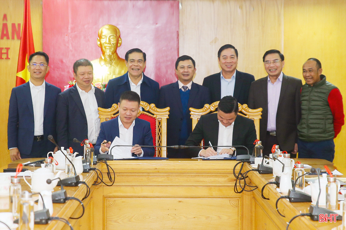 Bàn giao quản lý CLB Hồng Lĩnh Hà Tĩnh cho Công ty CP Tập đoàn Hoành Sơn