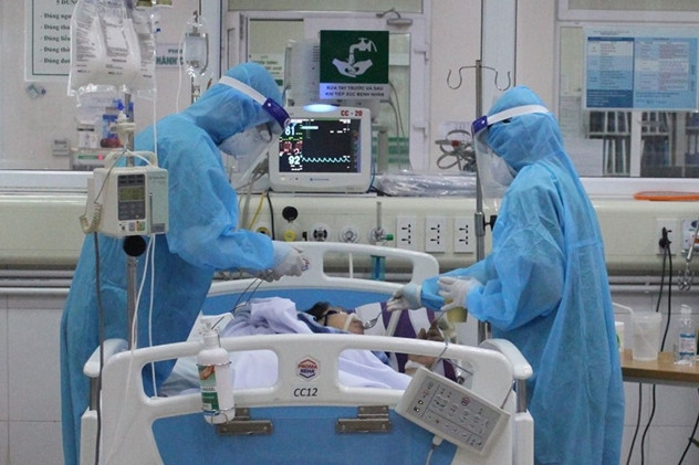 Thủ tướng khen 32 thầy thuốc tiêu biểu, xuất sắc trong phòng chống dịch COVID-19