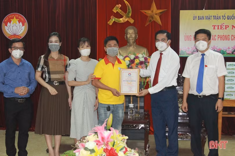 Hà Tĩnh tiếp nhận thêm hơn 3,3 tỷ đồng ủng hộ công tác phòng, chống dịch