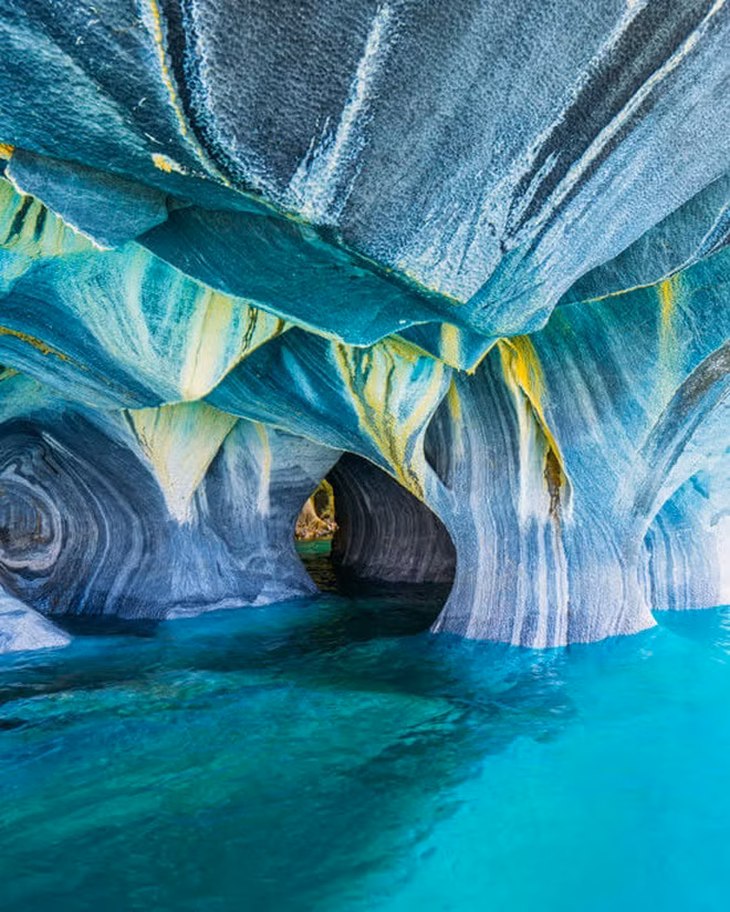 Màu sắc khó tin của hang động 6000 năm tuổi đẹp nhất Nam Mỹ