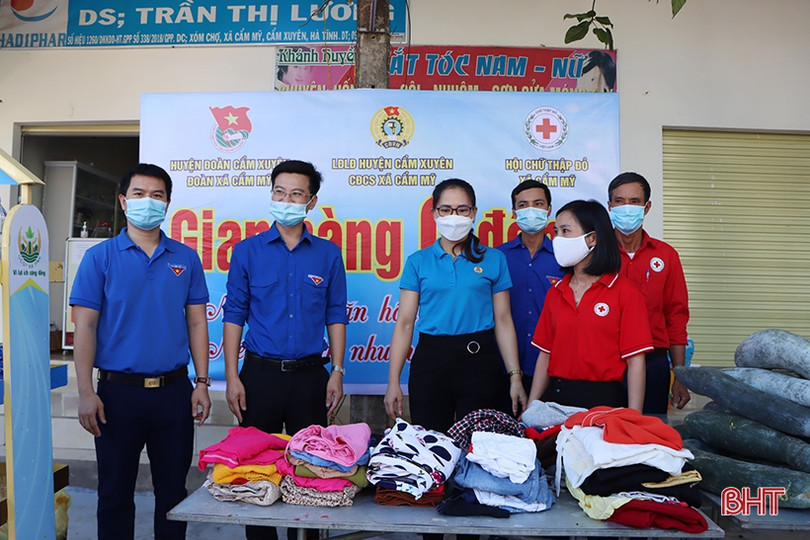 “Gian hàng 0 đồng” chia sẻ yêu thương giữa mùa dịch ở Cẩm Xuyên