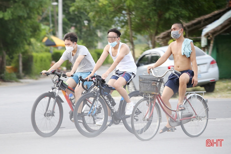 TP Hà Tĩnh: Cần đeo khẩu trang đúng quy định khi tập thể dục nơi công cộng