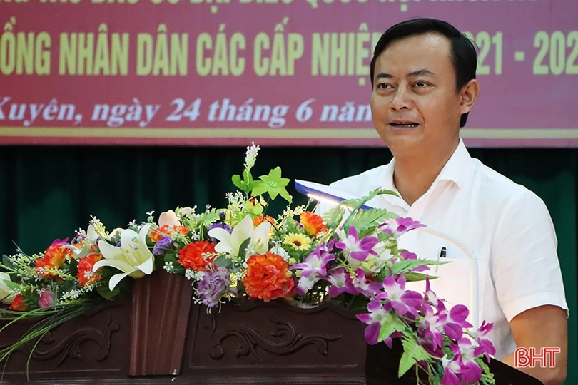 Cẩm Xuyên khen thưởng 61 tập thể, cá nhân trong công tác bầu cử