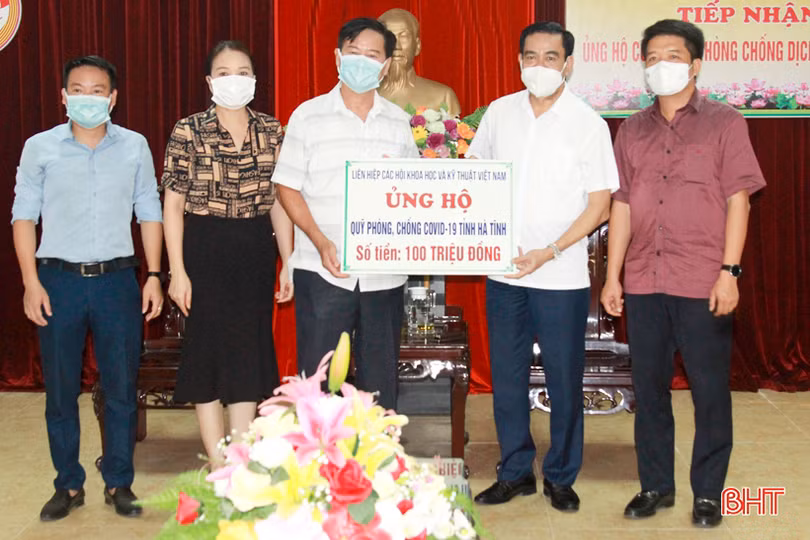 Các đơn vị, doanh nghiệp ủng hộ Hà Tĩnh gần 1,9 tỷ đồng phòng chống dịch