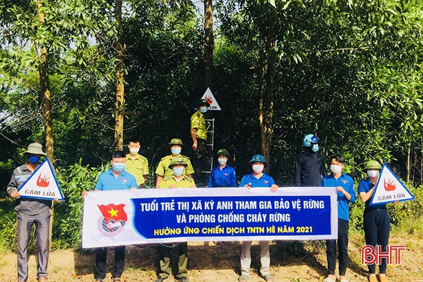 Tuổi trẻ TX Kỳ Anh gắn 200 biển “cấm lửa”, chung tay phòng chống cháy rừng