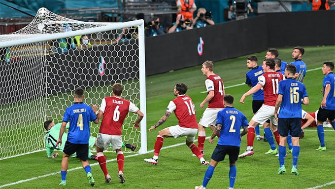 Vất vả vượt qua Áo, Italia theo Đan Mạch vào tứ kết