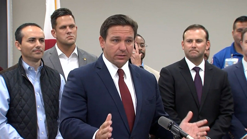 Hiện trường vụ sập chung cư 12 tầng ở Mỹ làm một người chết