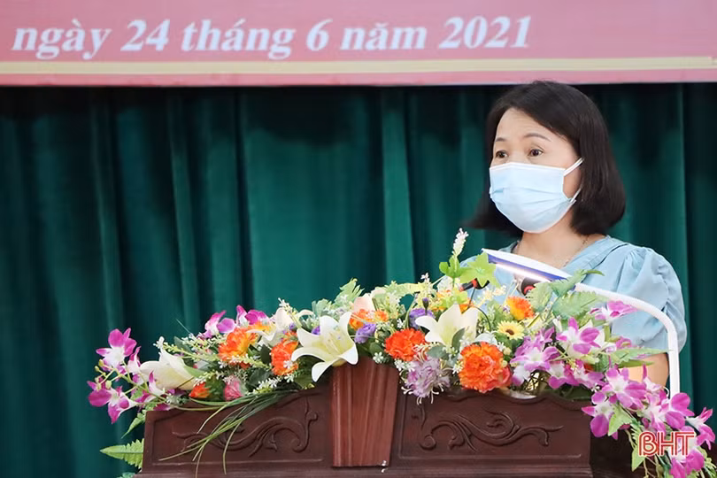 Cẩm Xuyên khen thưởng 61 tập thể, cá nhân trong công tác bầu cử