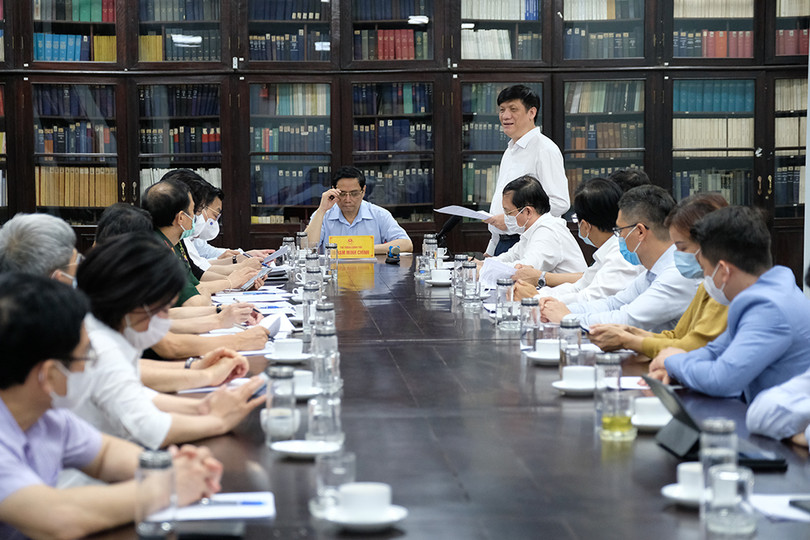 Thủ tướng: Chậm nhất tháng 6/2022 phải có vắc xin COVID-19 sản xuất trong nước