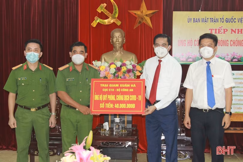 Hà Tĩnh tiếp nhận thêm hơn 3,3 tỷ đồng ủng hộ công tác phòng, chống dịch
