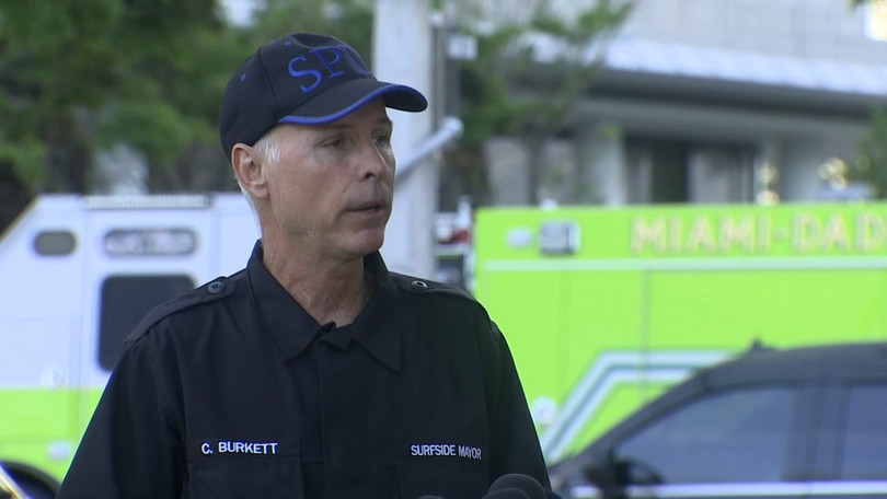 Hiện trường vụ sập chung cư 12 tầng ở Mỹ làm một người chết