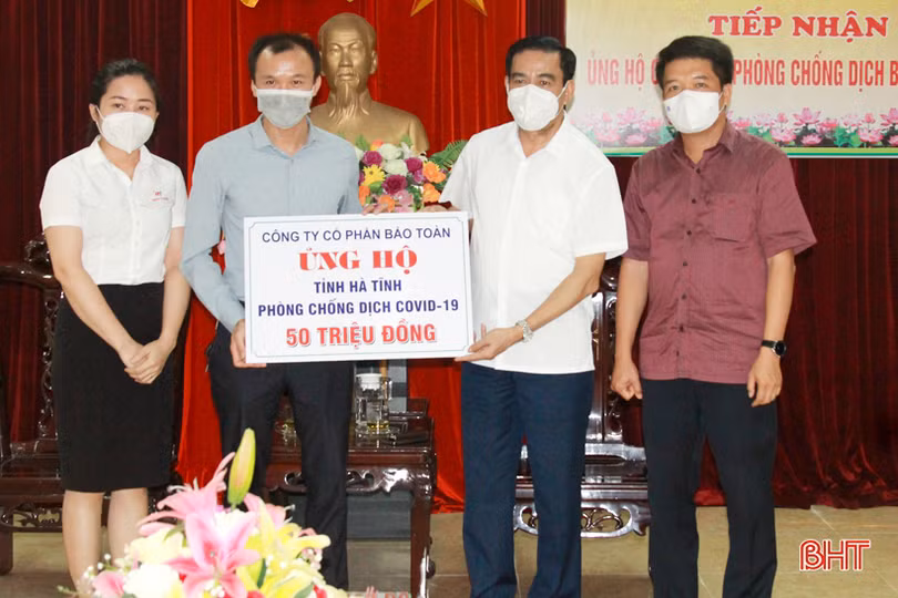 Các đơn vị, doanh nghiệp ủng hộ Hà Tĩnh gần 1,9 tỷ đồng phòng chống dịch