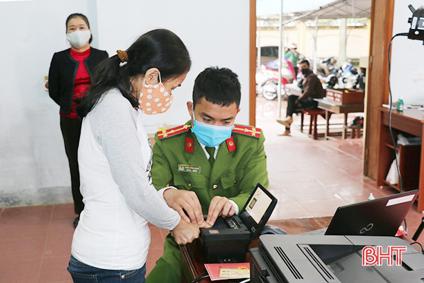 Thủ tướng Chính phủ tặng bằng khen Công an Hà Tĩnh về thành tích cấp căn cước công dân