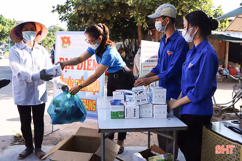 “Gian hàng 0 đồng” chia sẻ yêu thương giữa mùa dịch ở Cẩm Xuyên