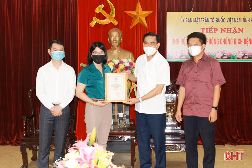 Các đơn vị, doanh nghiệp ủng hộ Hà Tĩnh gần 1,9 tỷ đồng phòng chống dịch