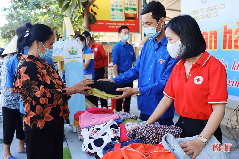 “Gian hàng 0 đồng” chia sẻ yêu thương giữa mùa dịch ở Cẩm Xuyên