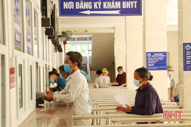 BVĐK Hà Tĩnh siết chặt phòng dịch khi mở lại một phần hoạt động khám, chữa bệnh ngoại trú